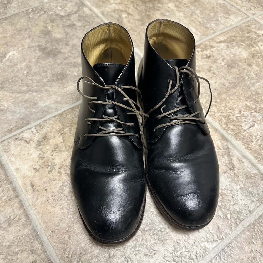 Black leather ankle chukka boots 8.5M
